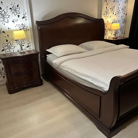 Topolova With Free Private Parking - Centre - Near Old Town - Large Terrace & Air Conditioning Košice