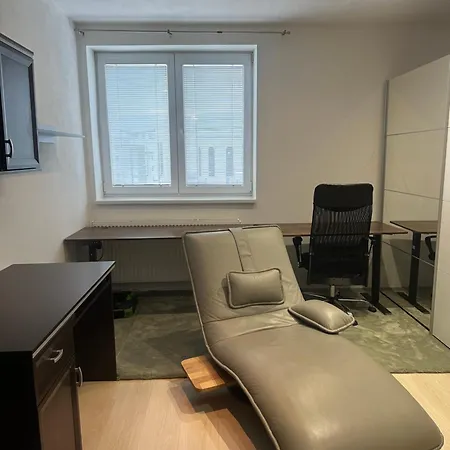 Topolova With Free Private Parking - Centre - Near Old Town - Large Terrace & Air Conditioning