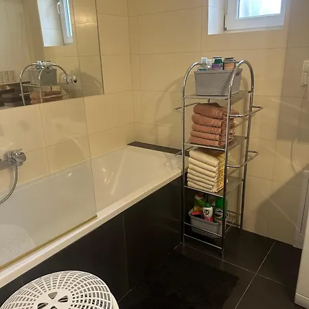 Topolova With Free Private Parking - Centre - Near Old Town - Large Terrace & Air Conditioning Apartamento *