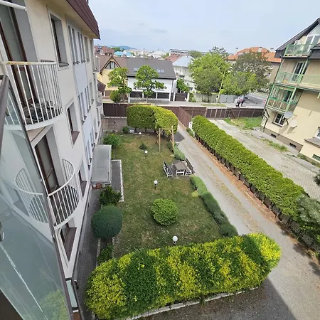 Topolova With Free Private Parking Apartamento