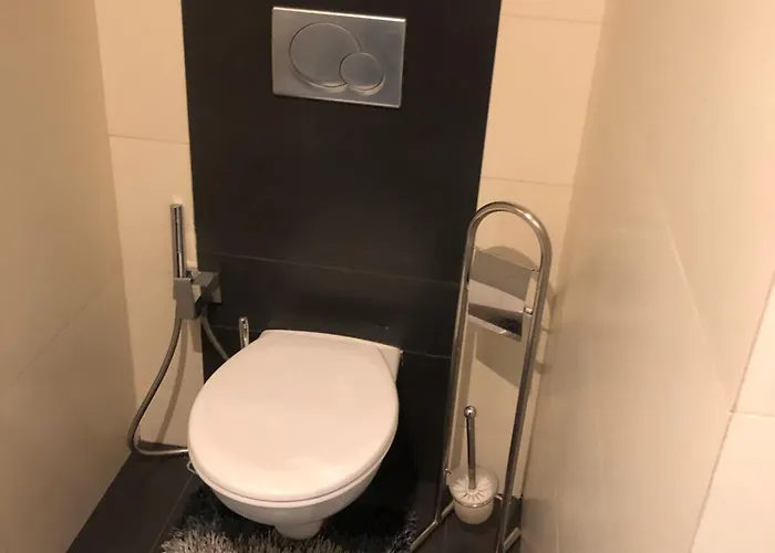 Appartement Topolova With Free Private Parking - Centre - Near Old Town - Large Terrace & Air Conditioning *